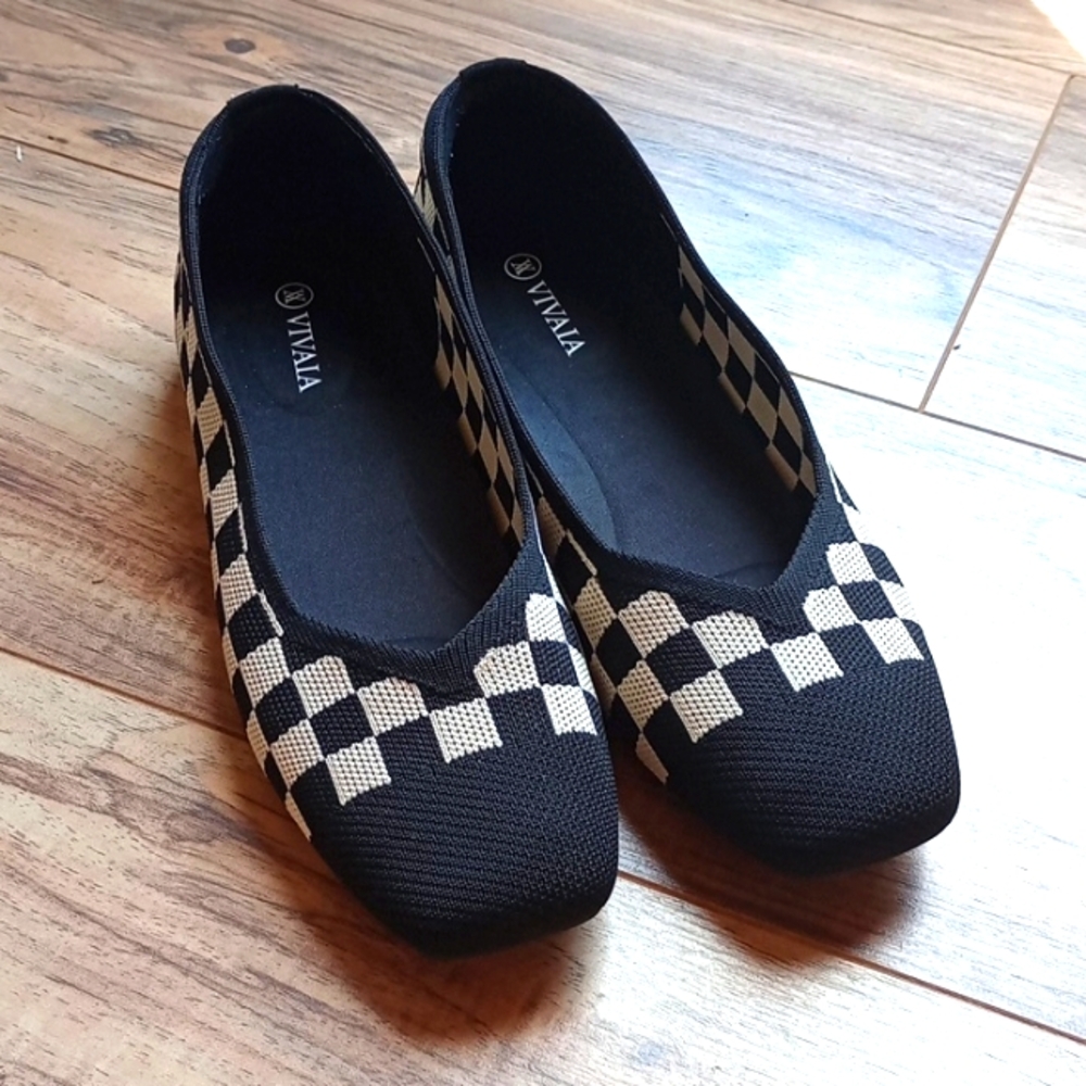 Vivaia Black & White Checker Knit Ballet Flats